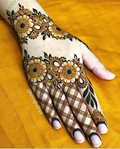 Dev Mehandi Artist