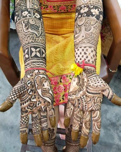 Famous Sangam Mehandi Artist Lucknows Best Bridal Mehandi Artist