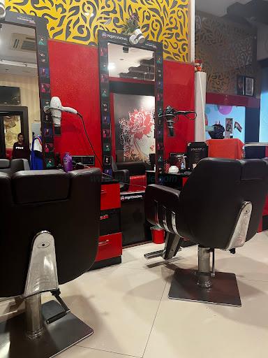 Rajnis Revamp Beauty Salon And Academy Ladies Only