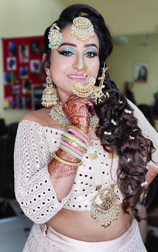 VLCC School Of Beauty Institute In Hazratganj Lucknow