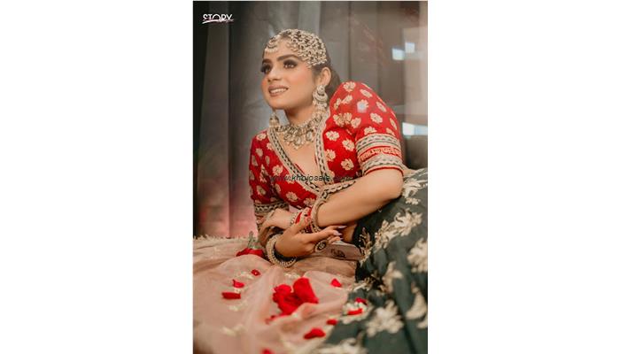 A Touch Of Glamour By Soniya Gayatri