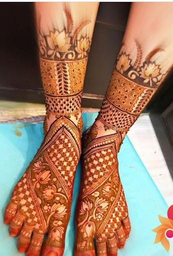 Aakash Mehandi Artist