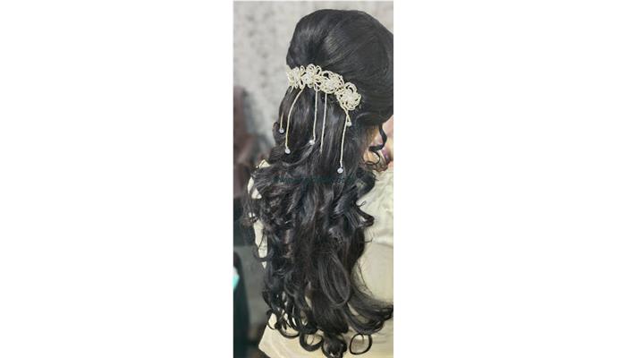 ALISHBA PARLOUR