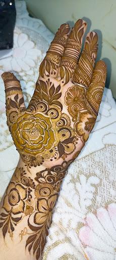 ANAFIYA MEHNDI ARTIST