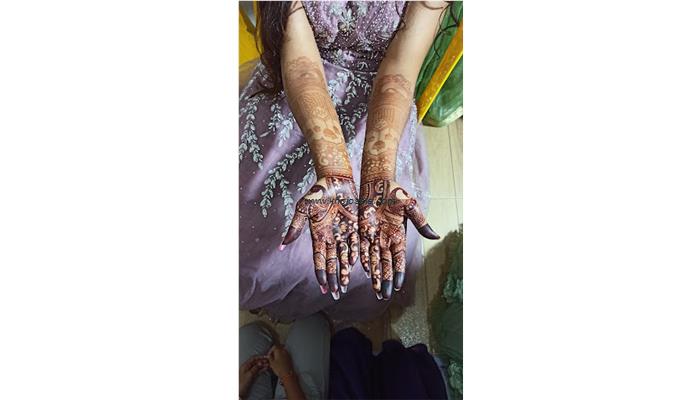 Anchal Mehndi Designer