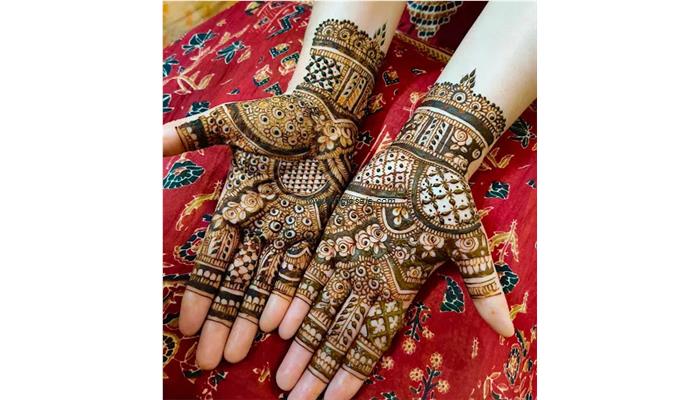 Arti Raj Mehndi Artist