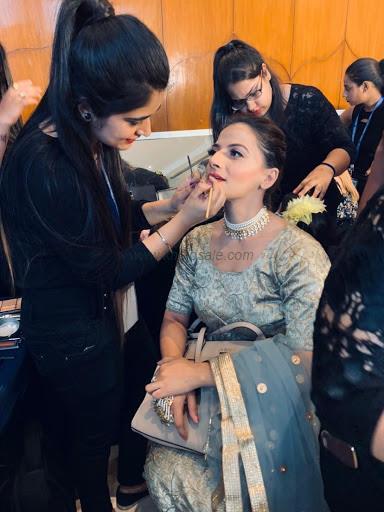 Ashna Makeovers Freelance Professional Makeup Artist In Delhi Pitampura