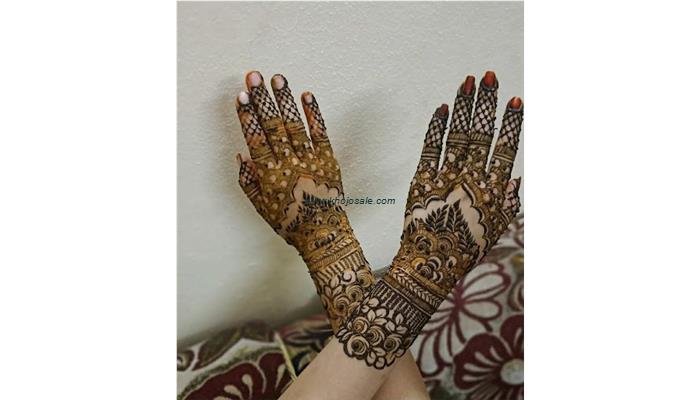 Atiya Mehndi Artist