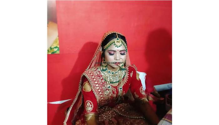 Avini Makeover, Indra Nagar, Orai