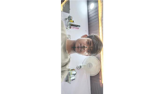 Avnish Mens Parlour