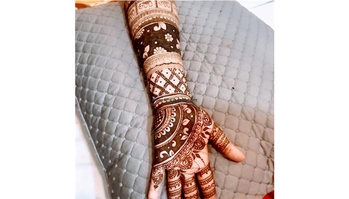 Best Mehendi Artist In Jhansi| Best Bridal Mehendi Artist In Jhansi|