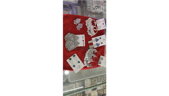 BHARTI COSMETIC & GIFT SHOP PARASWADA