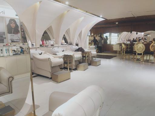 Blonde Brunette Luxury Salon