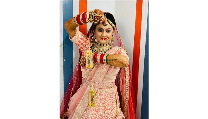 DAKSH FASHION (Lehanga & Makeup Studio)