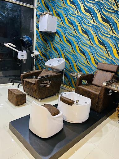 FLY Unisex Salon Best Salon In Mandsaur