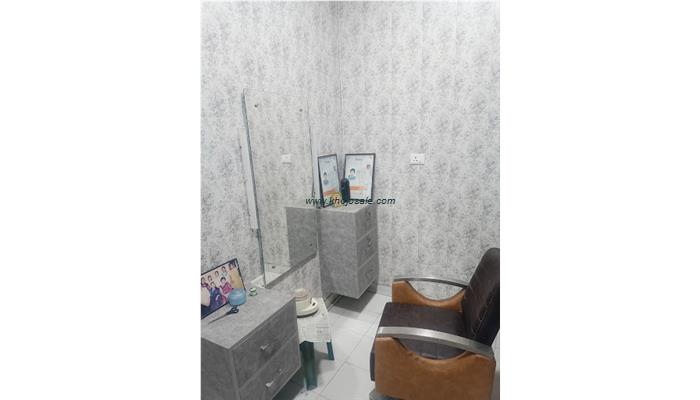 Glare Beauty Parlour
