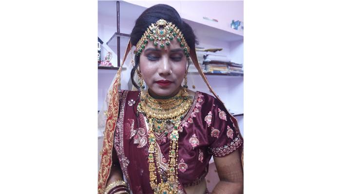 Gold Beauty Parlour