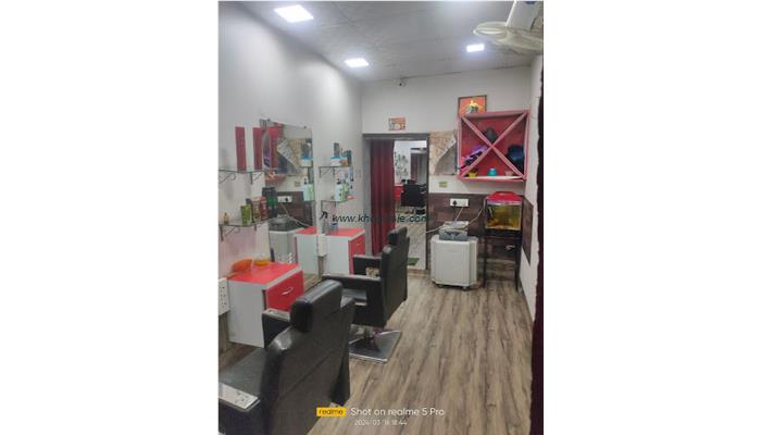 Hair Studio & Beauty Unisex AC Saloon