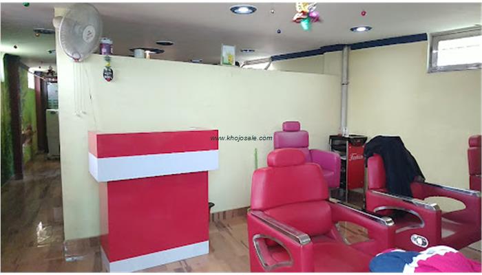 Harshi Singh Makrover Beauty Parlour & Saloon
