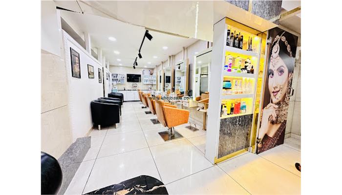 Juhi Auras Unisex Saloon