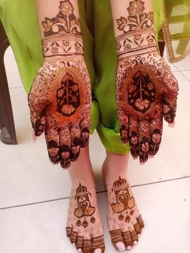 Kali Ghata Mehandi Artist