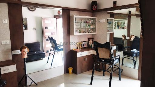 Kirti Beauty Parlour
