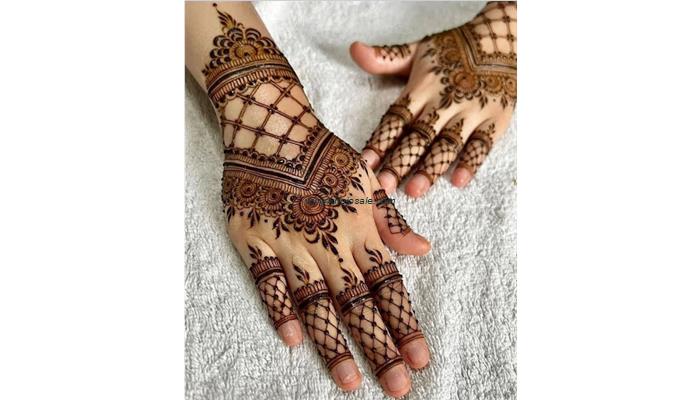 Komal(Deepti) Mehandi artist