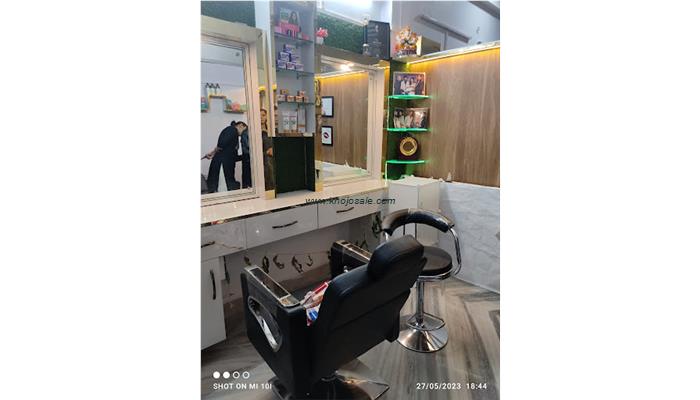 Looks beauty parlour kuthond