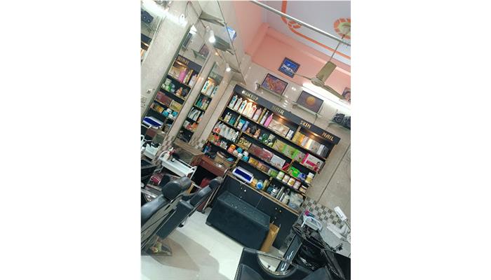Looks Glossy Beauty Salon