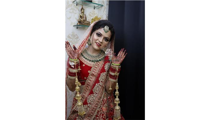 Looks Herbal Beauty Parlour & Makeup Studio