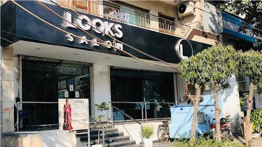 Looks Salon