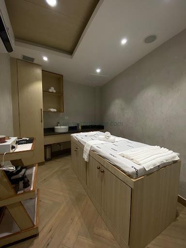 Looks Salon Madhu Vihar