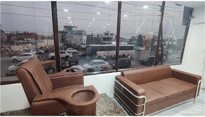 Loreal Glow N Soothe Unisex Salon & Academy