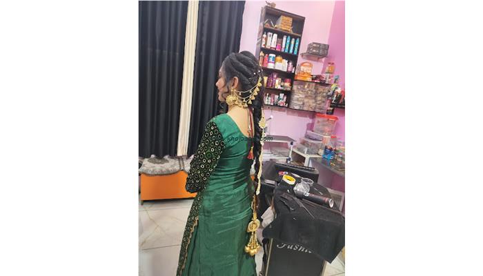 Mani Makeover Beauty Parlour
