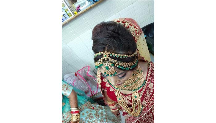 Mansi Beauty Parlour