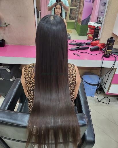 MATRIX UNISEX FAMILY SALOON