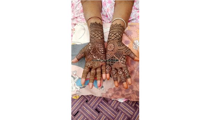Mehendi Artist & Makeup Artists Purvi Parlour