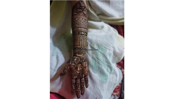 Mehndi Artist