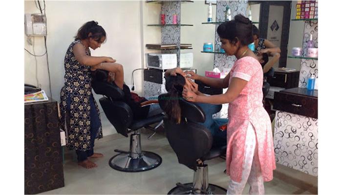 Naina Beauty Parlour