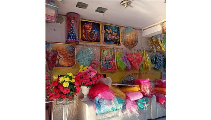 Natural Beauty Parlour & Flower Point.