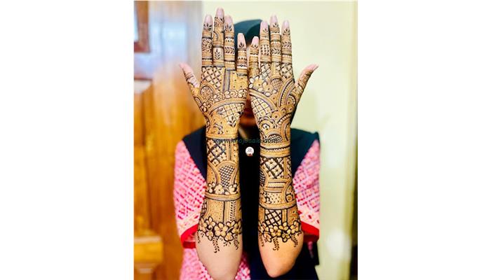 Neeraj Mehandi And Tattoo Artist