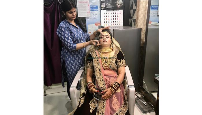 PLAZA BEAUTY PARLOUR
