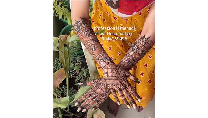 Professional Mehndi Artist Neha Batham