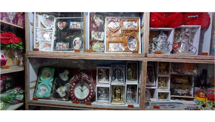 Rekha Ladies Beauty Parlor