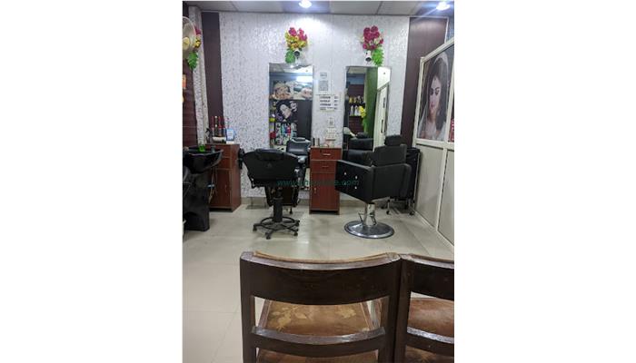 RICH LOOK MAKEUP STUDIO