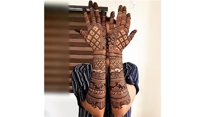Roops Mehndi Art / Mehndi Artist In Lucknow / Best Mehndi Artist / Lucknow / Aliganj Mehndi Artist