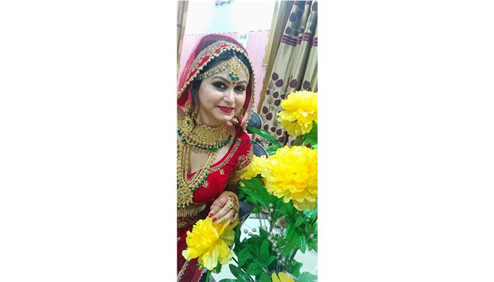 Roopse Beauty Parlor