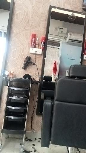 Royal Touch Saloon