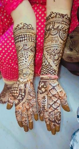 Saniya Mehndi Artist