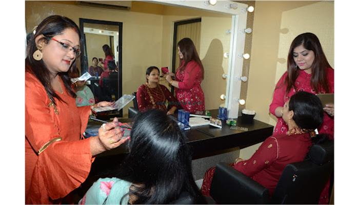 Shalini Makeover, Robertsganj